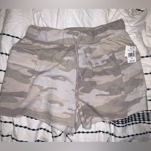 Soft Camo shorts